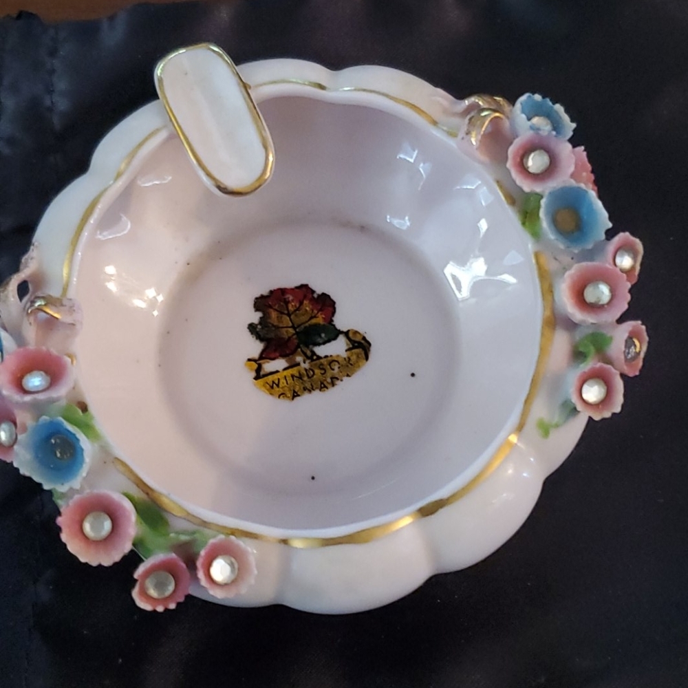 ANTIQUE WINDSOR  FLORAL ASHTRAY